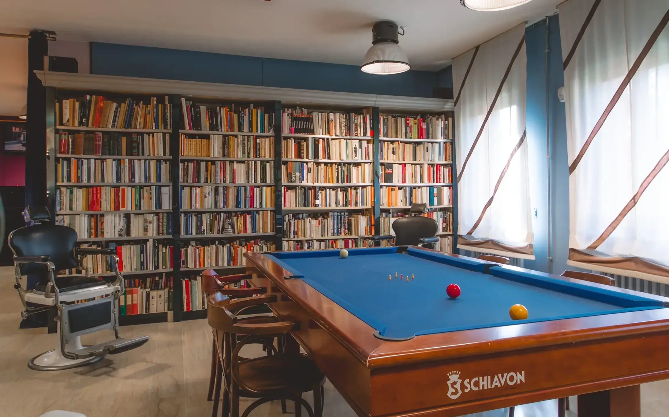 Living of Library House Venice apartment of venetianshores
